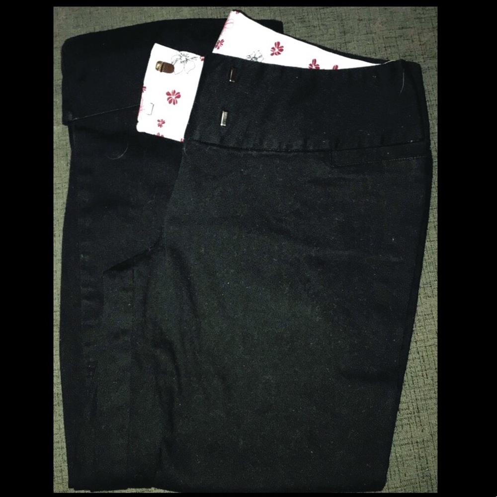 Like new dress capris